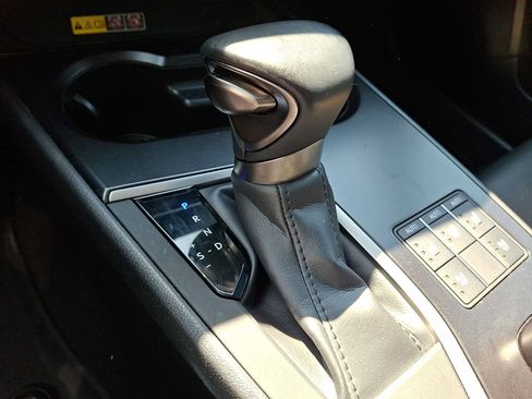 Used 2024 Lexus UX 250h AWD w/ Premium Package image 12