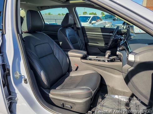 Used 2023 Nissan Altima 2.0 SR FWD image 35