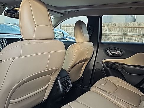 Used 2015 Jeep Cherokee Limited w/ Luxury Group image 10