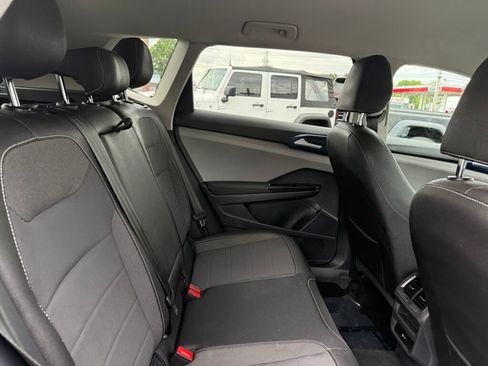 Used 2024 Volkswagen Taos SE image 26
