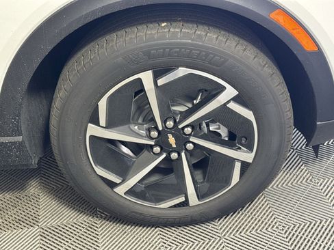 New 2026 Chevrolet Equinox EV LT image 12