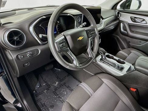 Used 2025 Chevrolet Blazer LT AWD/4WD image 9
