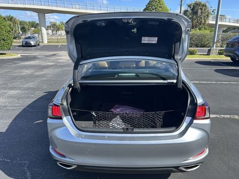 Used 2025 Lexus ES 350 w/ Premium Package image 13