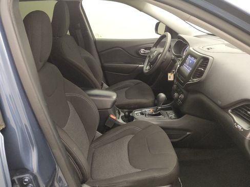 Used 2020 Jeep Cherokee Latitude FWD image 21