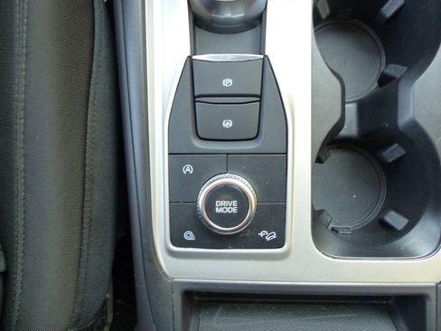 Used 2024 Ford Explorer XLT w/ Class IV Trailer Tow Package AWD/4WD image 34