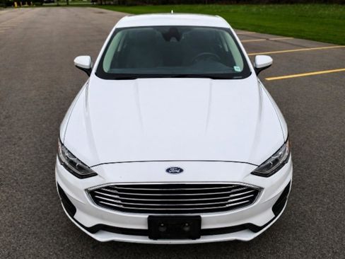 Used 2020 Ford Fusion SE AWD/4WD image 2