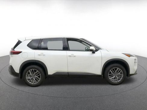 Used 2023 Nissan Rogue S AWD/4WD image 10