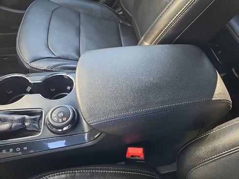 Used 2018 Ford Explorer Limited w/ Equipment Group 301A image 32