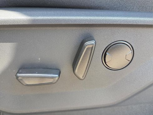 New 2025 Ford Expedition Active image 17