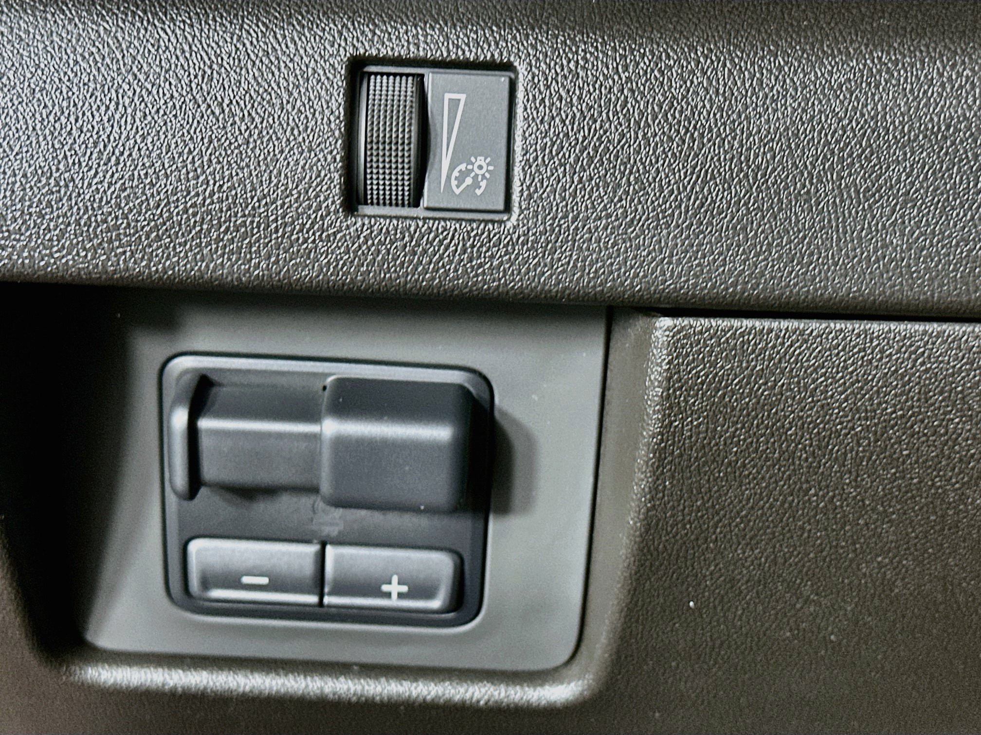 Used 2024 GMC Canyon Elevation w/ Convenience Package AWD/4WD image 16