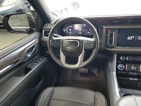 Used 2023 GMC Yukon Denali image 12