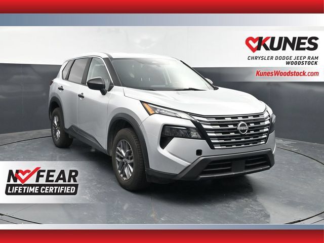 Used 2024 Nissan Rogue S AWD/4WD image 1