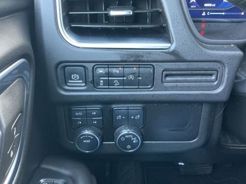 Used 2024 Chevrolet Tahoe Premier AWD/4WD image 11