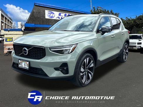 Used 2023 Volvo XC40 B5 Ultimate w/ Protection Package Premier AWD/4WD image 1