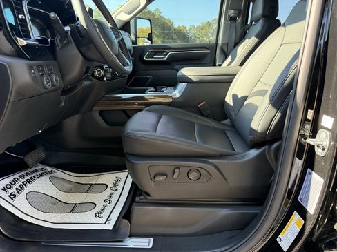 Used 2025 Chevrolet Silverado 2500 LT w/ Trail Boss Package image 16