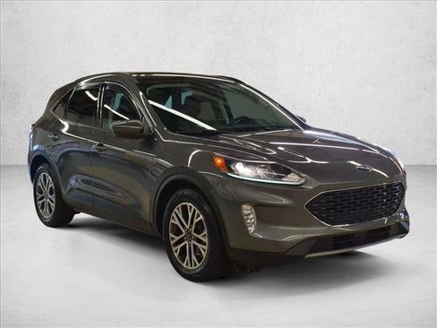 Certified 2022 Ford Escape SEL w/ Technology Package FWD image 3