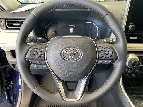 Used 2025 Toyota RAV4 XLE Premium w/ Weather Package AWD/4WD image 17
