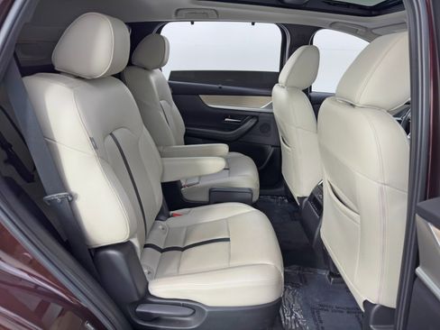 Used 2024 MAZDA CX-90 Plug-In Hybrid w/ Premium Pkg image 40