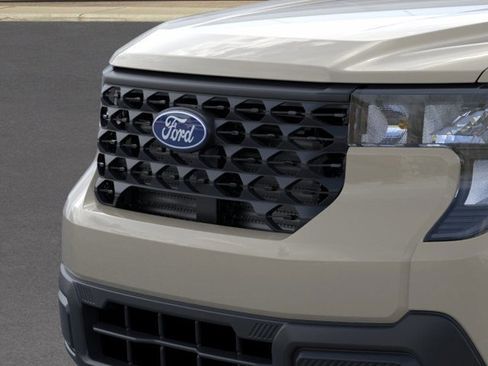 New 2025 Ford Maverick XL image 18