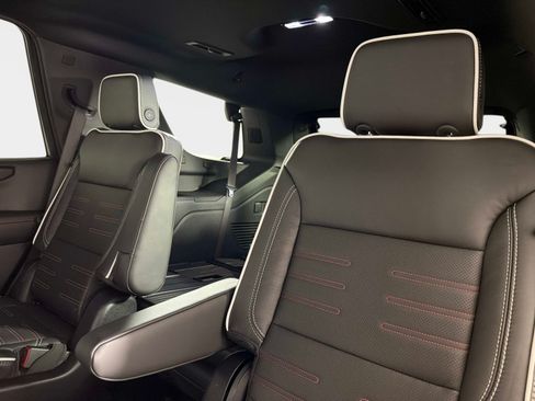 Used 2026 GMC Yukon AT4 Ultimate w/ LPO, Floor Liner Package AWD/4WD image 33
