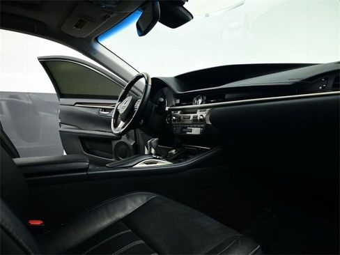 Used 2016 Lexus ES 350 w/ Luxury Package w/Wood Trim image 27