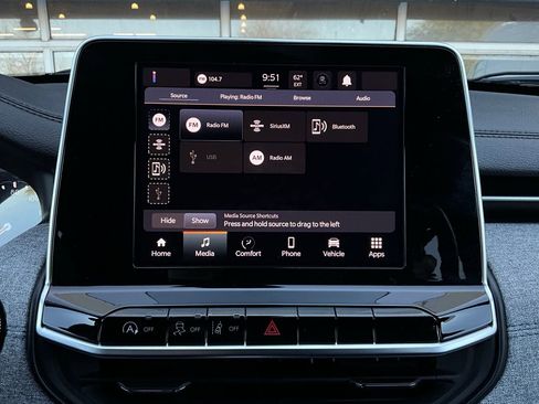 Used 2025 Jeep Compass Latitude image 31