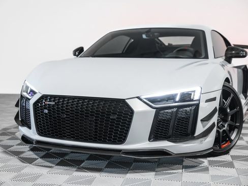 Used 2018 Audi R8 V10 plus AWD/4WD image 2