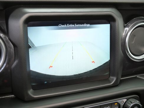 Used 2023 Jeep Wrangler Unlimited Sahara AWD/4WD image 30