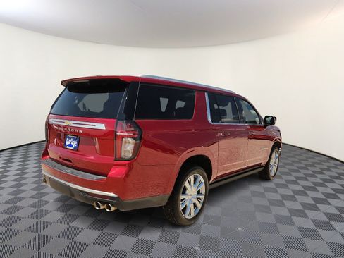 Used 2023 Chevrolet Suburban High Country AWD/4WD image 4
