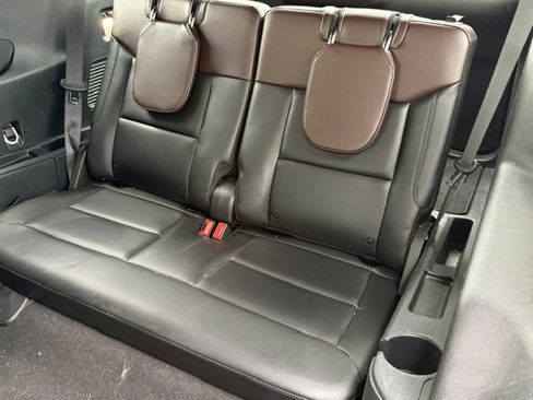 Used 2024 Ford Explorer Platinum w/ Technology Package image 16