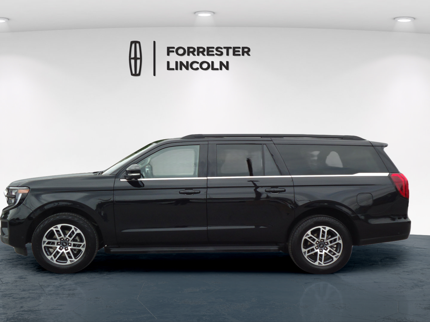 Used 2025 Ford Expedition Max Active AWD/4WD image 6