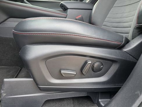 Used 2025 Ford Explorer ST-Line image 14