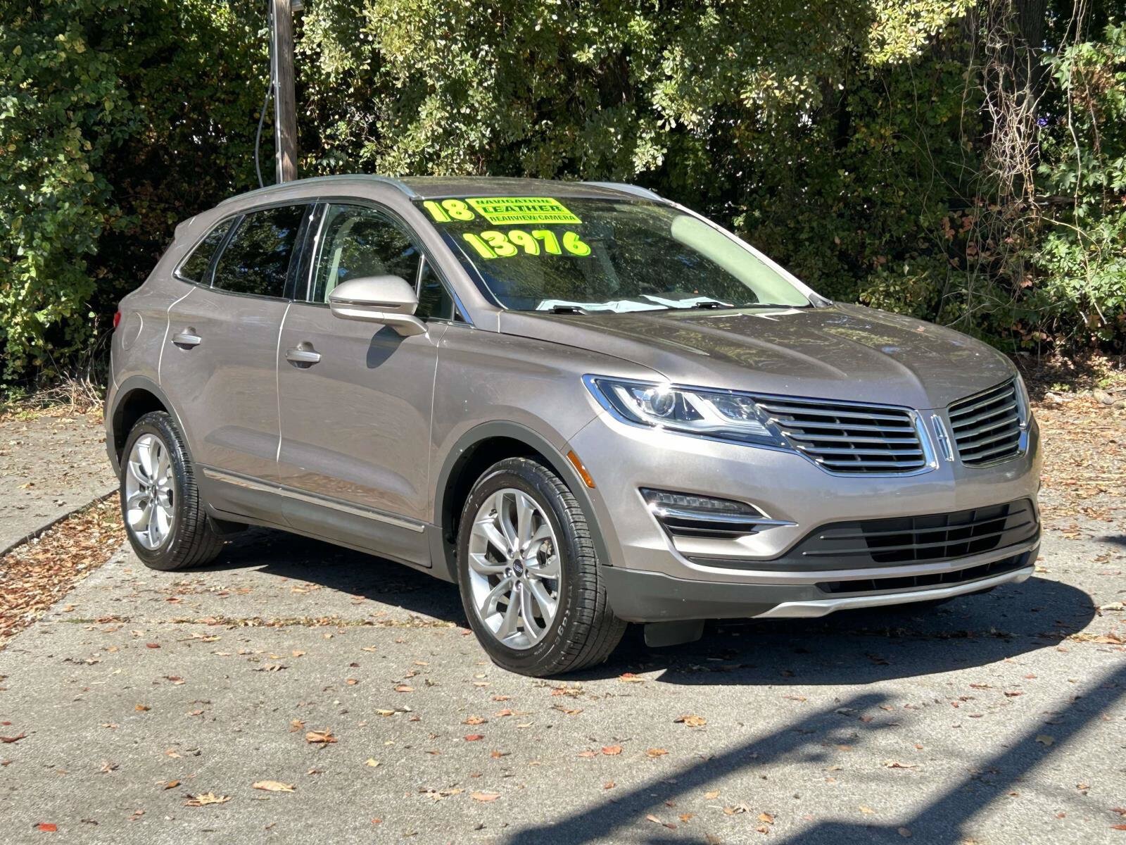 Used 2018 Lincoln MKC Select w/ Select Plus Package FWD image 1