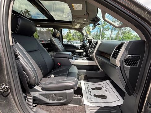 Used 2020 Ford F150 Lariat w/ Equipment Group 502A Luxury AWD/4WD image 19