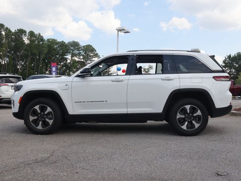 Used 2024 Jeep Grand Cherokee Limited 4xe AWD/4WD image 2