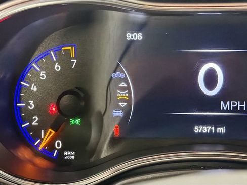 Used 2021 Jeep Grand Cherokee Trailhawk w/ Trailhawk Luxury Group AWD/4WD image 13