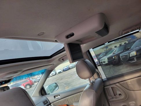 Used 2006 Toyota Sienna XLE image 9