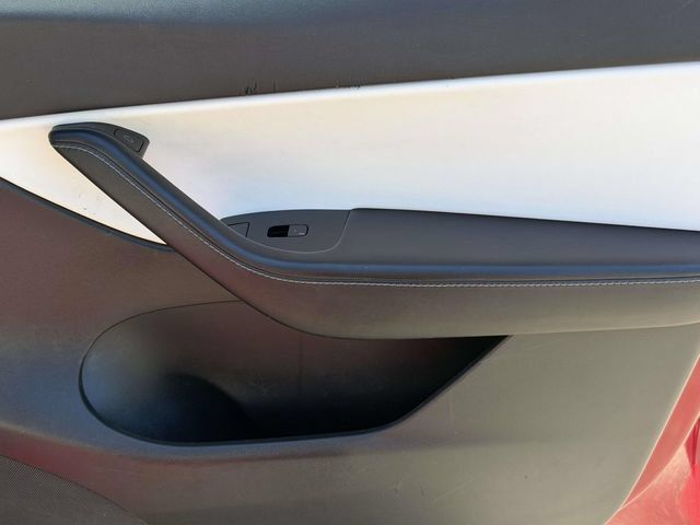 Used 2021 Tesla Model Y Long Range AWD/4WD image 8