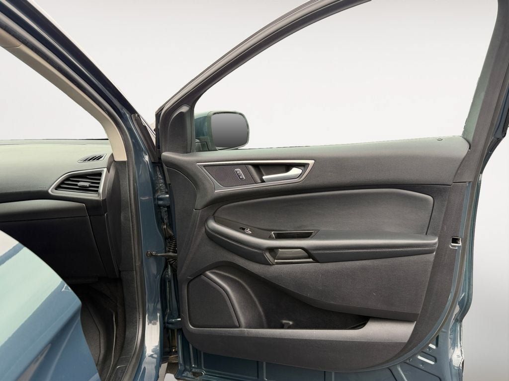 Used 2019 Ford Edge SEL w/ Equipment Group 201A AWD/4WD image 25