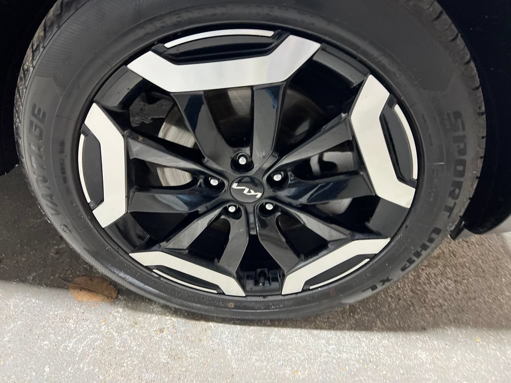 Used 2025 Kia Telluride S FWD image 45
