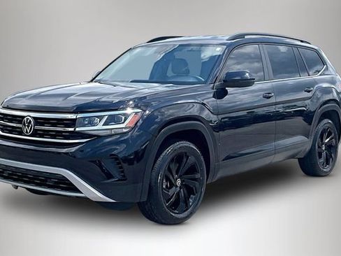 Used 2023 Volkswagen Atlas SE w/ Black Wheel Package FWD image 2
