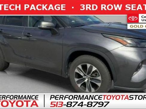 Used 2024 Toyota Highlander XLE image 1