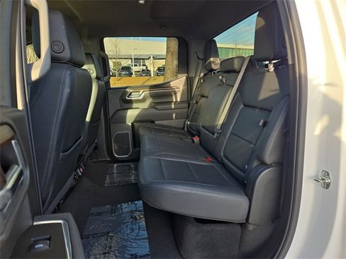 Used 2025 GMC Sierra 1500 SLT image 16