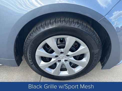 Used 2020 Toyota Corolla LE image 7