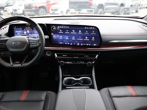 Used 2024 Chevrolet Traverse RS FWD image 15
