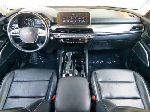 Certified 2022 Kia Telluride LX image 9