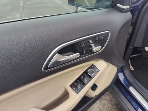 Used 2019 Mercedes-Benz GLA 250 4MATIC w/ Premium Package image 14