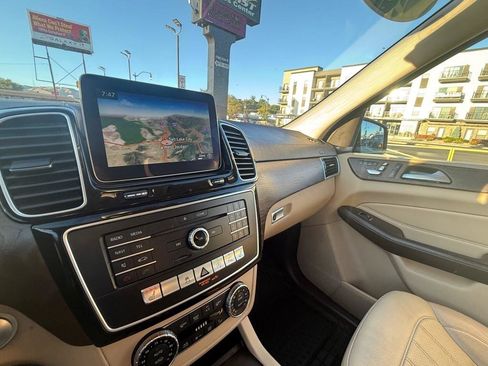 Used 2017 Mercedes-Benz GLS 450 4MATIC image 31
