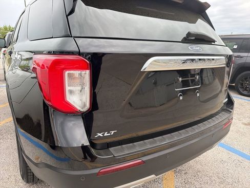 Used 2024 Ford Explorer XLT w/ Equipment Group 202A image 7