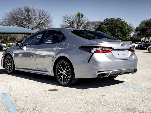 Used 2024 Toyota Camry SE image 7